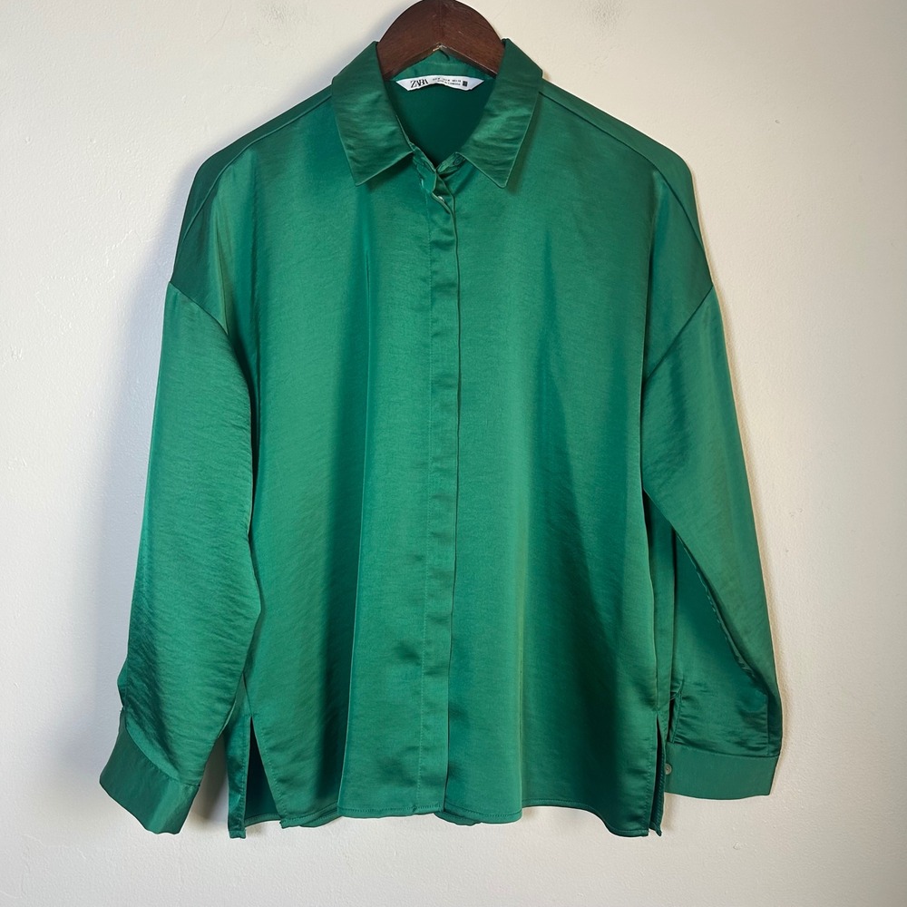 EUC Zara Shirt Oversized Satin Size M‎ Emerald Green Silky Button Down